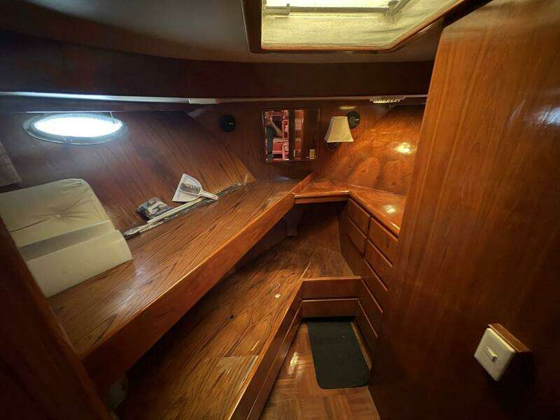 45ft Aquarius Yacht For Sale