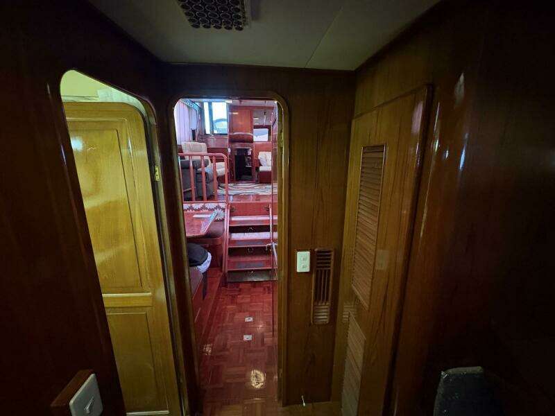 45ft Aquarius Yacht For Sale