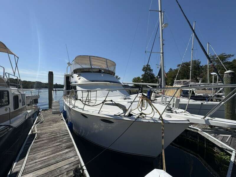 45ft Aquarius Yacht For Sale