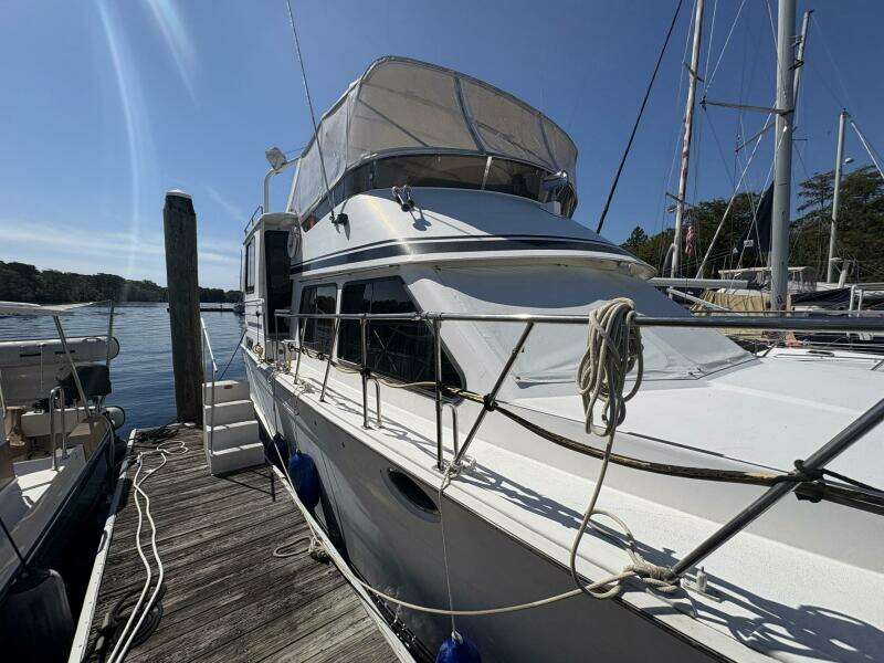 45ft Aquarius Yacht For Sale