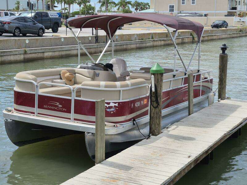 22ft Bennington Yacht For Sale 22ft Bennington Yacht For Sale