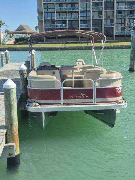 22ft Bennington Yacht For Sale