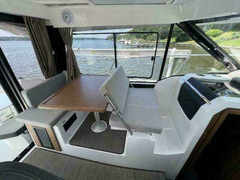 Lydie Ann 29ft Jeanneau Yacht For Sale