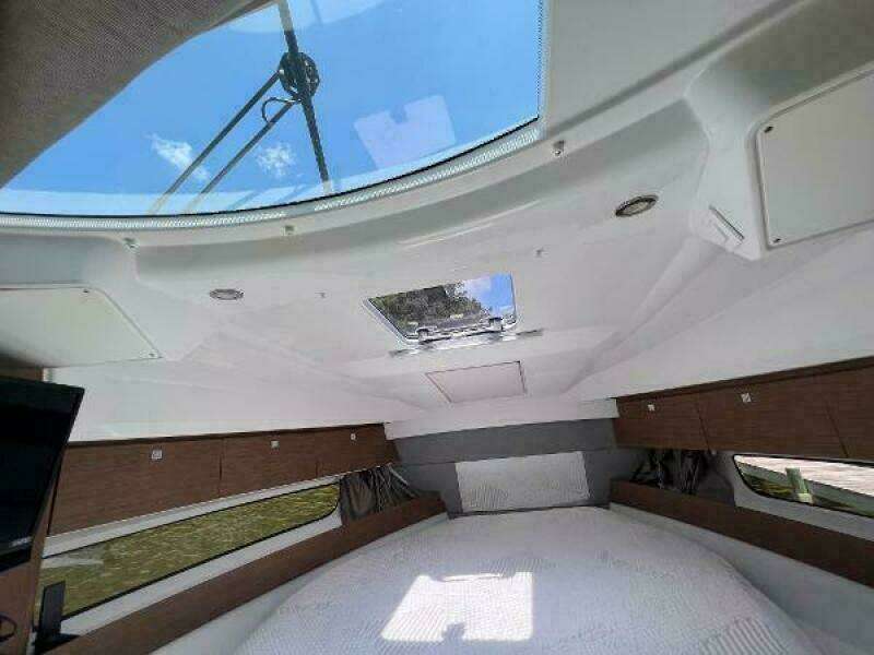 Lydie Ann 29ft Jeanneau Yacht For Sale