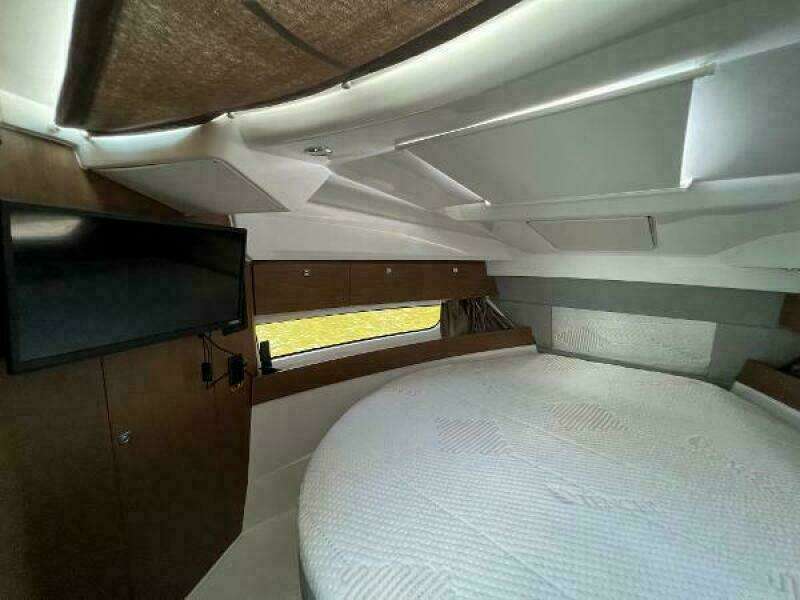 Lydie Ann 29ft Jeanneau Yacht For Sale