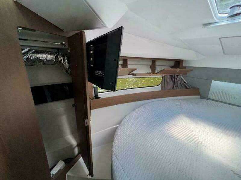 Lydie Ann 29ft Jeanneau Yacht For Sale