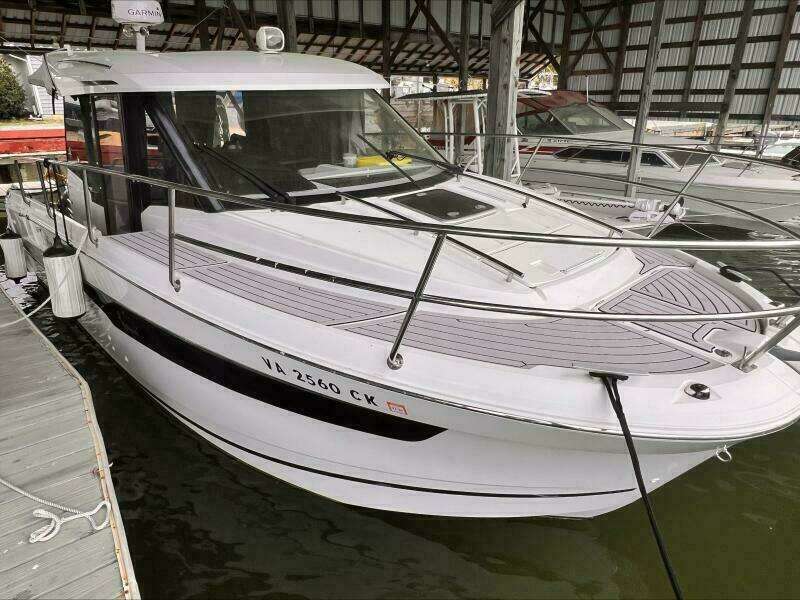 Lydie Ann 29ft Jeanneau Yacht For Sale