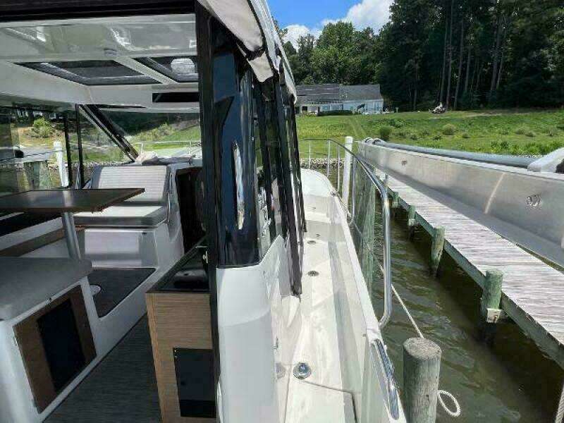 Lydie Ann 29ft Jeanneau Yacht For Sale