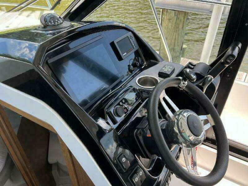 Lydie Ann 29ft Jeanneau Yacht For Sale
