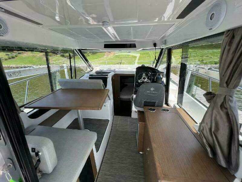 Lydie Ann 29ft Jeanneau Yacht For Sale