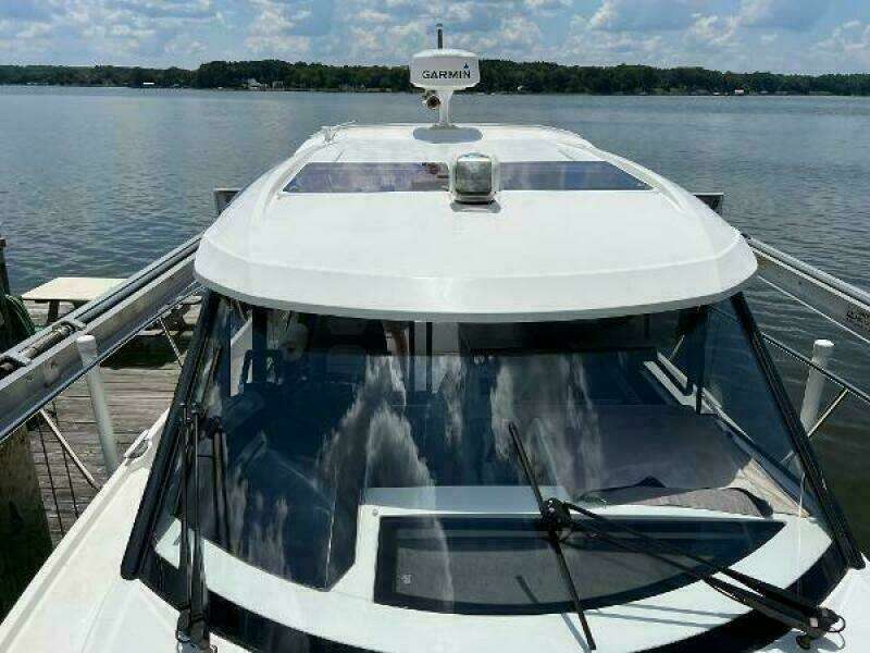 Lydie Ann 29ft Jeanneau Yacht For Sale