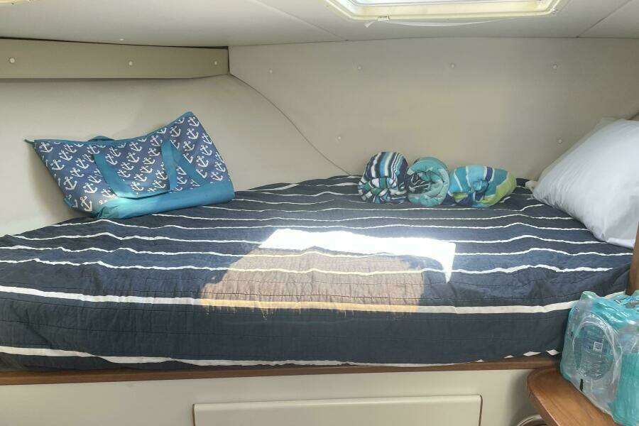 30ft Pursuit Yacht For Sale