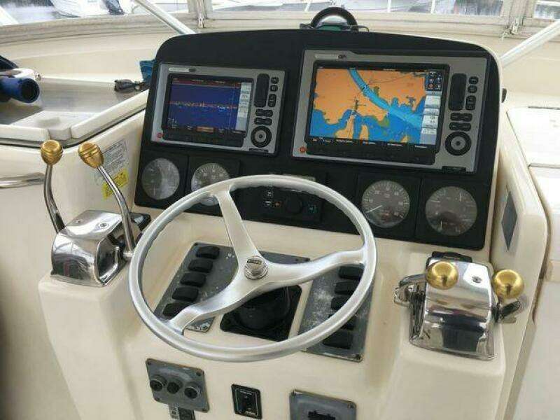 30ft Pursuit Yacht For Sale