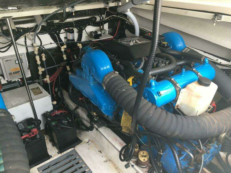 30ft Pursuit Yacht For Sale