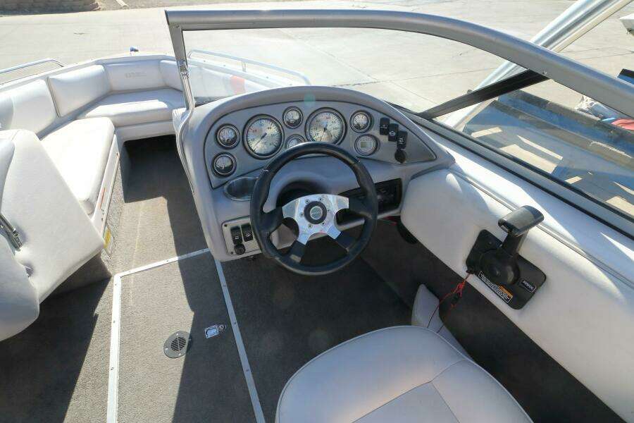 20ft Reinell Yacht For Sale