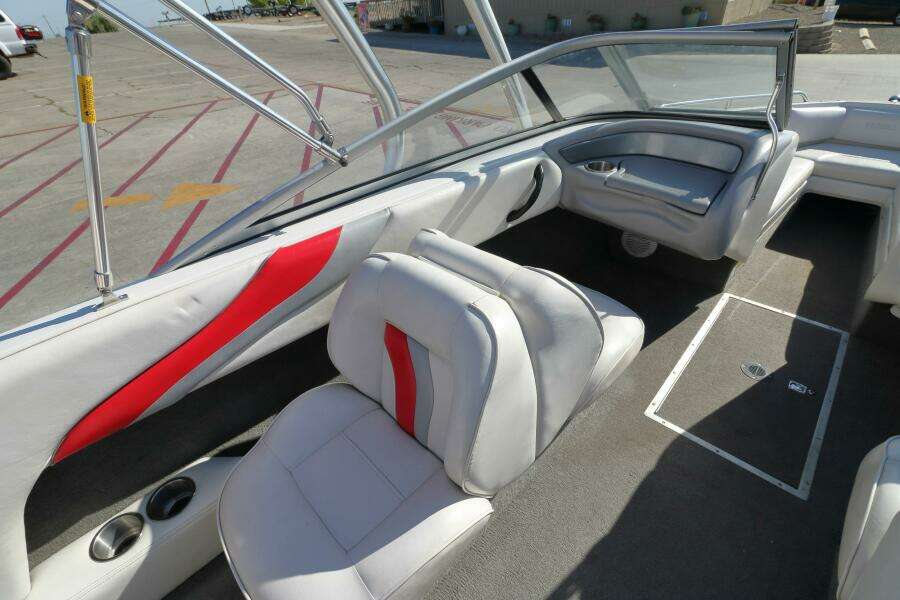 20ft Reinell Yacht For Sale