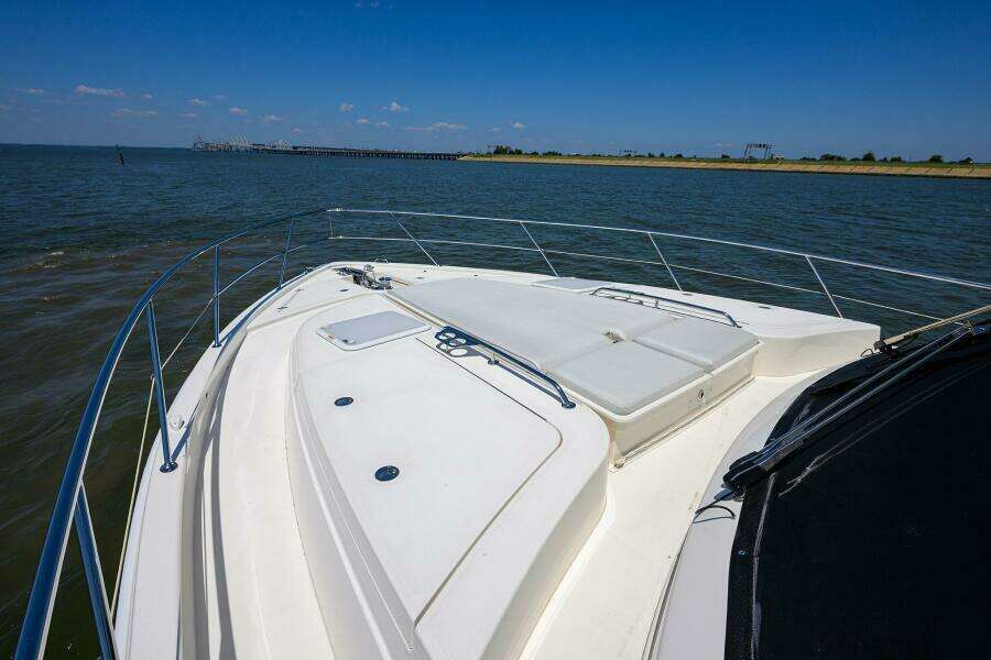 Command At Sea 50ft Riviera Yacht For Sale