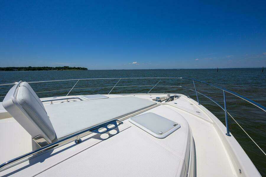 Command At Sea 50ft Riviera Yacht For Sale