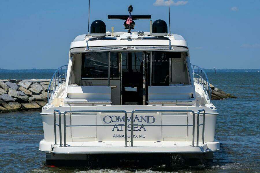 Command At Sea 50ft Riviera Yacht For Sale