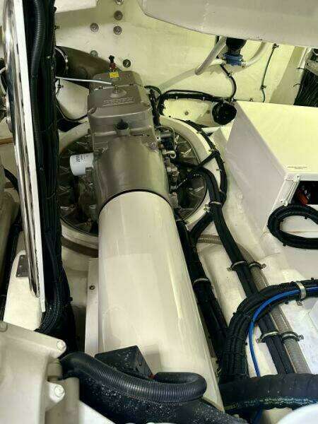 Command At Sea 50ft Riviera Yacht For Sale