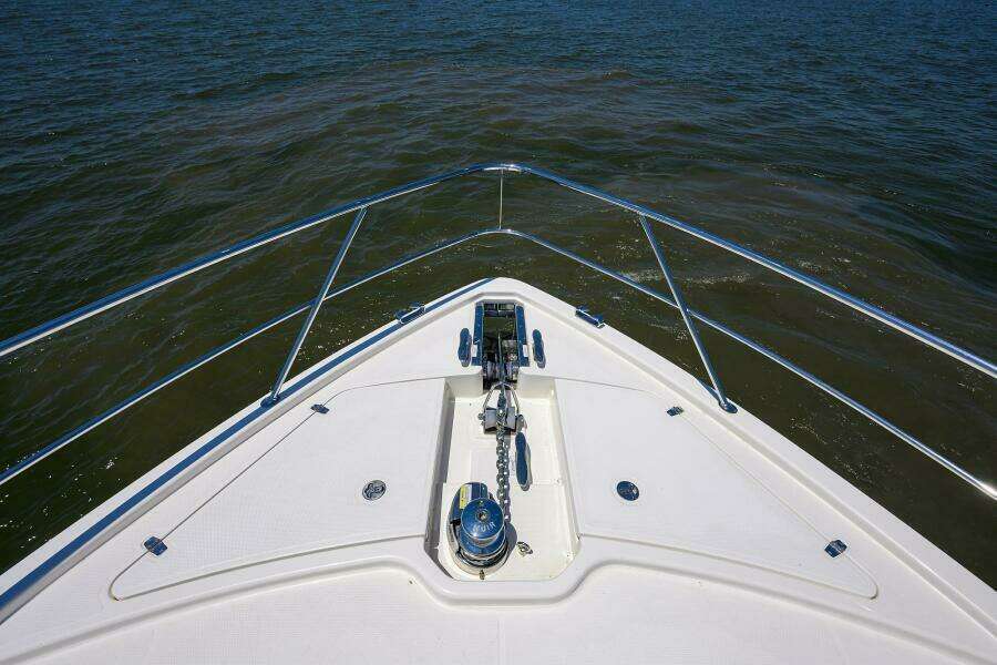 Command At Sea 50ft Riviera Yacht For Sale