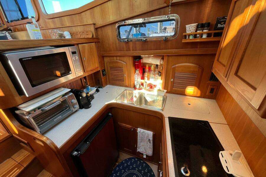 Sachem 36ft Sabre Yacht For Sale