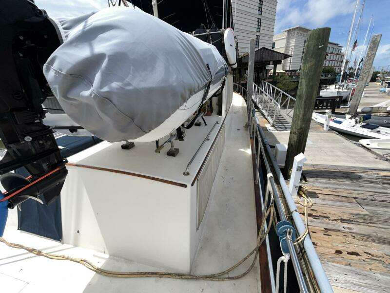 Chosen Sun 42ft Grand Banks Yacht For Sale