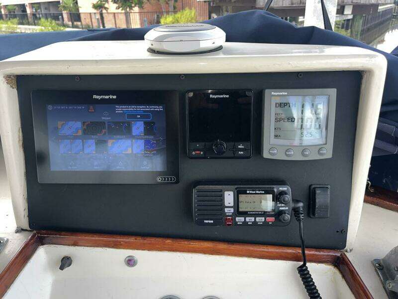 Chosen Sun 42ft Grand Banks Yacht For Sale