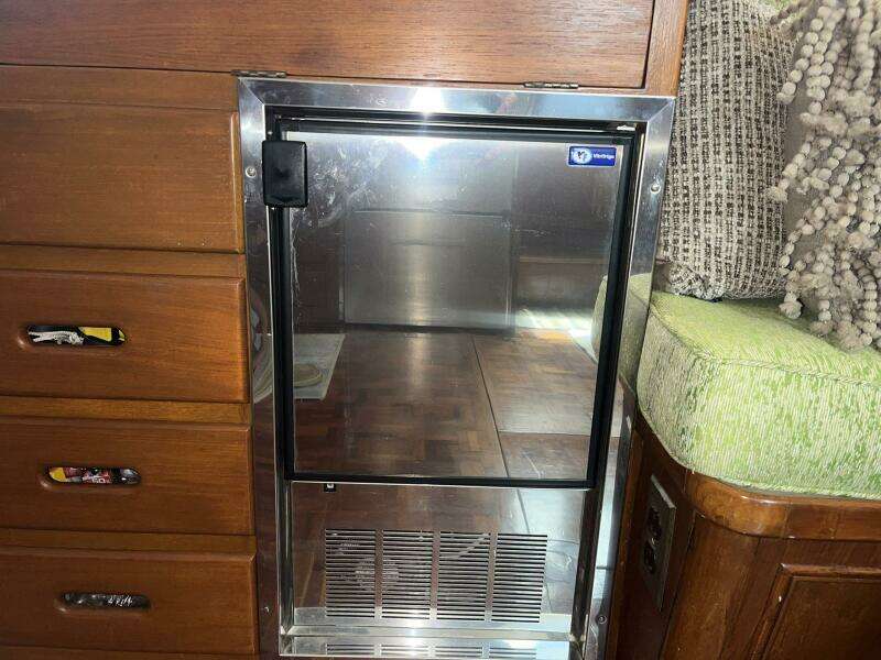 Chosen Sun 42ft Grand Banks Yacht For Sale