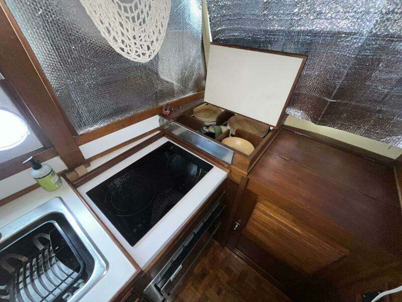 Chosen Sun 42ft Grand Banks Yacht For Sale