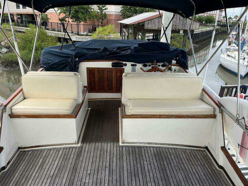 Chosen Sun 42ft Grand Banks Yacht For Sale