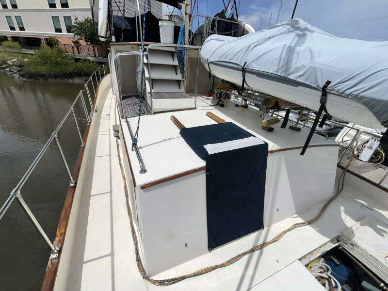 Chosen Sun 42ft Grand Banks Yacht For Sale
