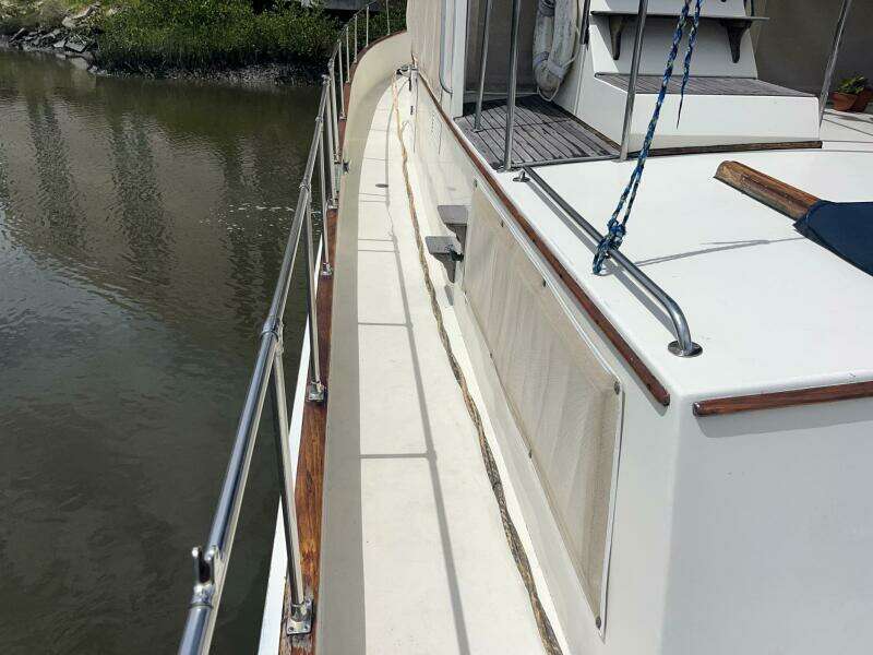 Chosen Sun 42ft Grand Banks Yacht For Sale