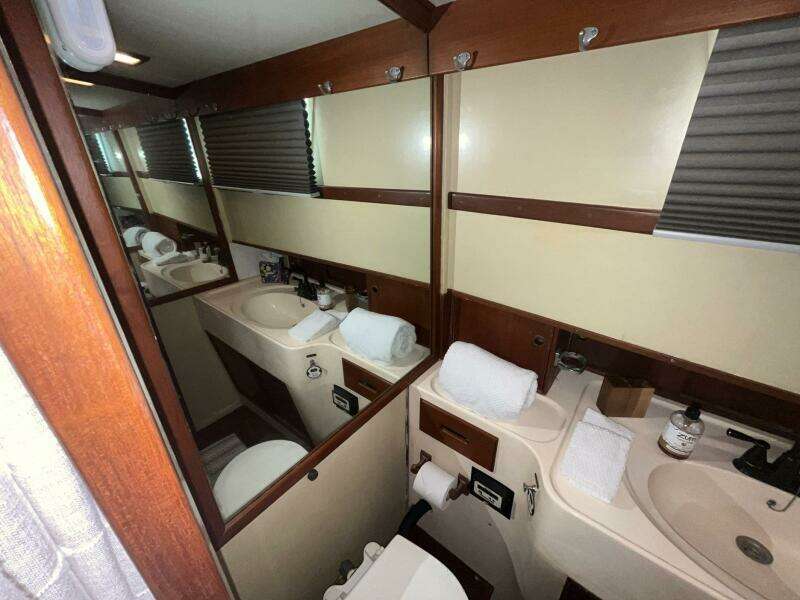 Chosen Sun 42ft Grand Banks Yacht For Sale