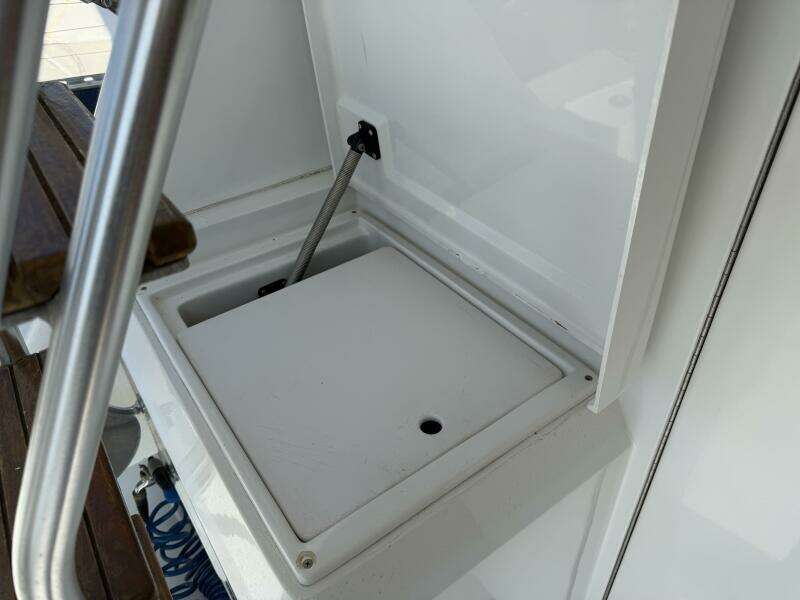 Sea Dreamin 32ft Luhrs Yacht For Sale