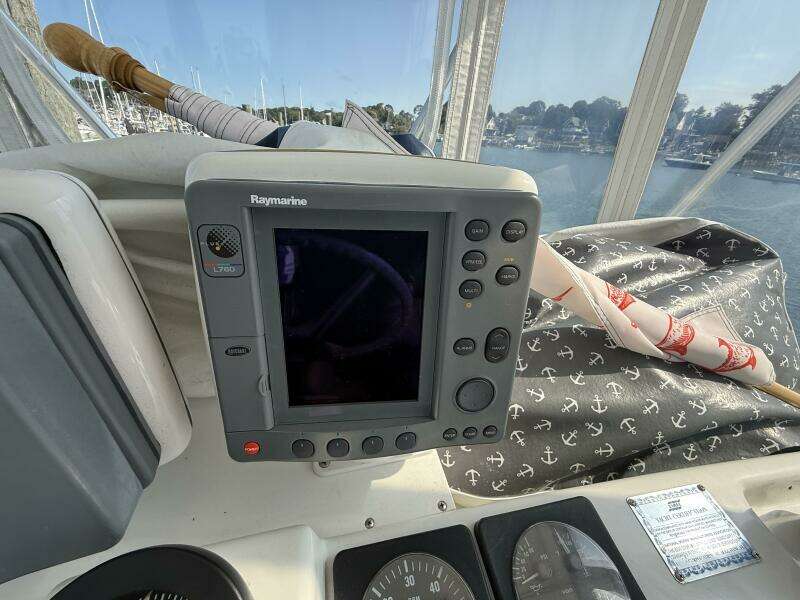 Sea Dreamin 32ft Luhrs Yacht For Sale