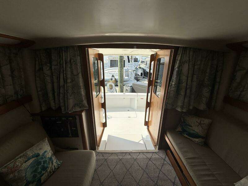 Sea Dreamin 32ft Luhrs Yacht For Sale