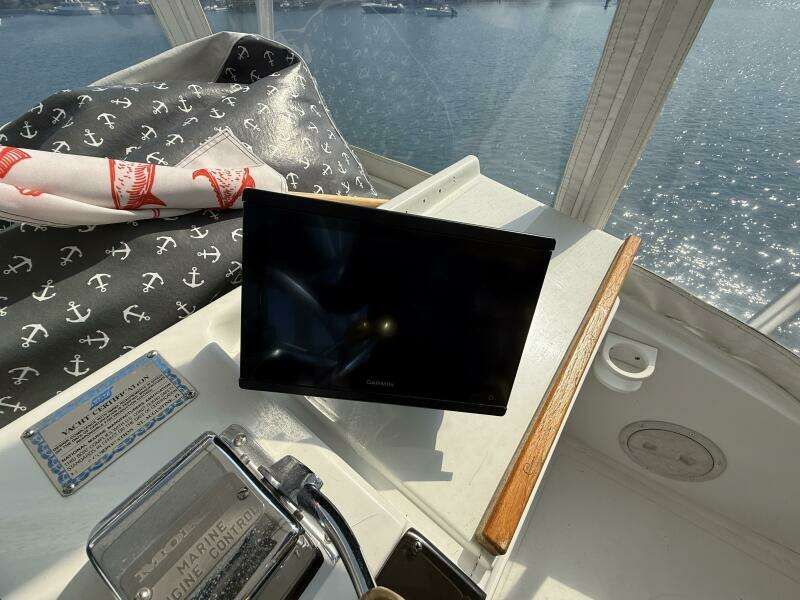 Sea Dreamin 32ft Luhrs Yacht For Sale