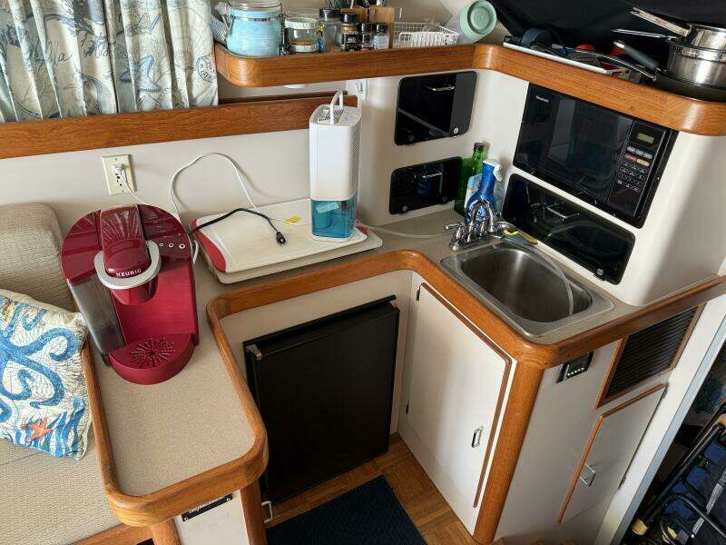 Sea Dreamin 32ft Luhrs Yacht For Sale