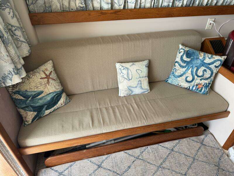 Sea Dreamin 32ft Luhrs Yacht For Sale