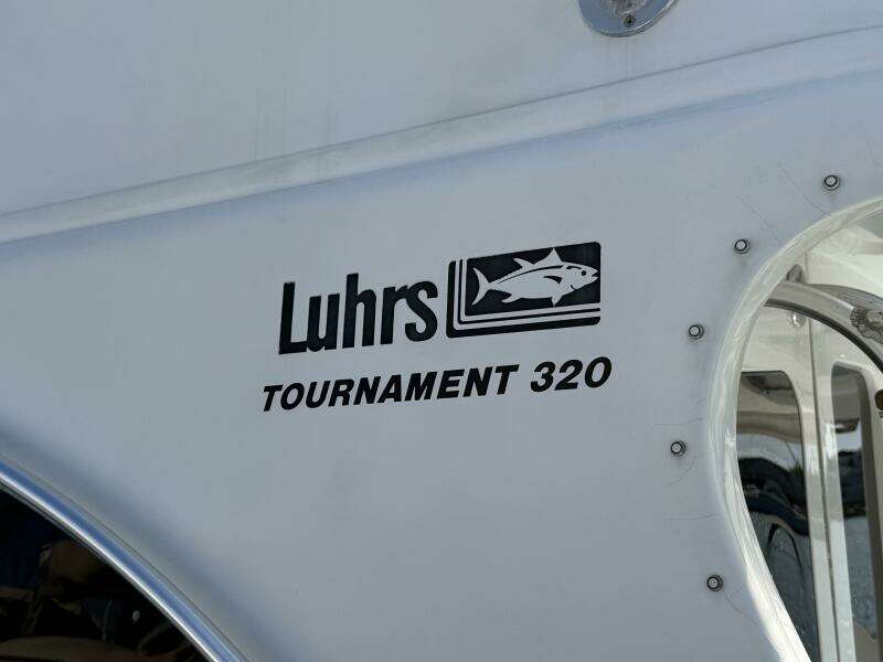 Sea Dreamin 32ft Luhrs Yacht For Sale