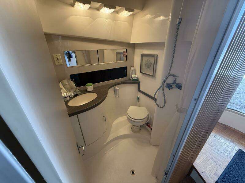 Sea Dreamin 32ft Luhrs Yacht For Sale