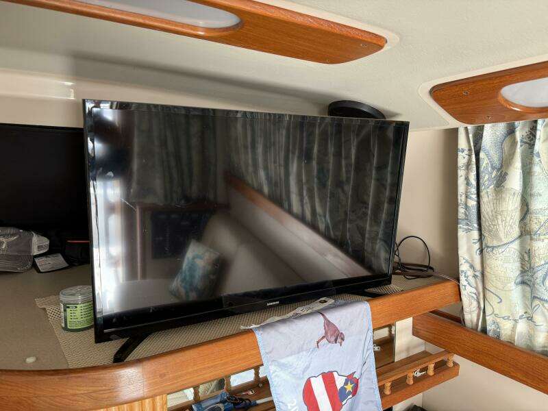 Sea Dreamin 32ft Luhrs Yacht For Sale