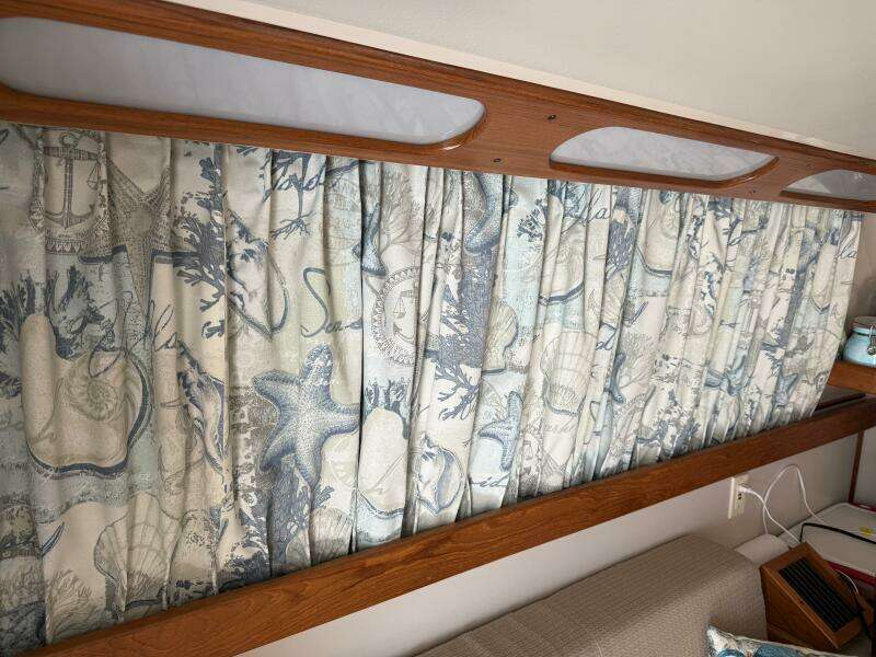 Sea Dreamin 32ft Luhrs Yacht For Sale