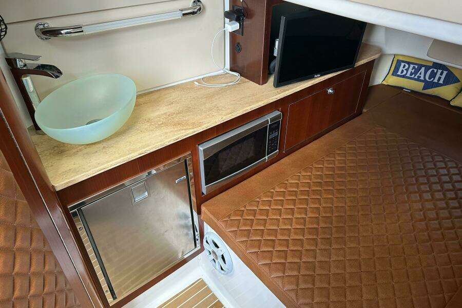 37ft Edgewater Yacht For Sale