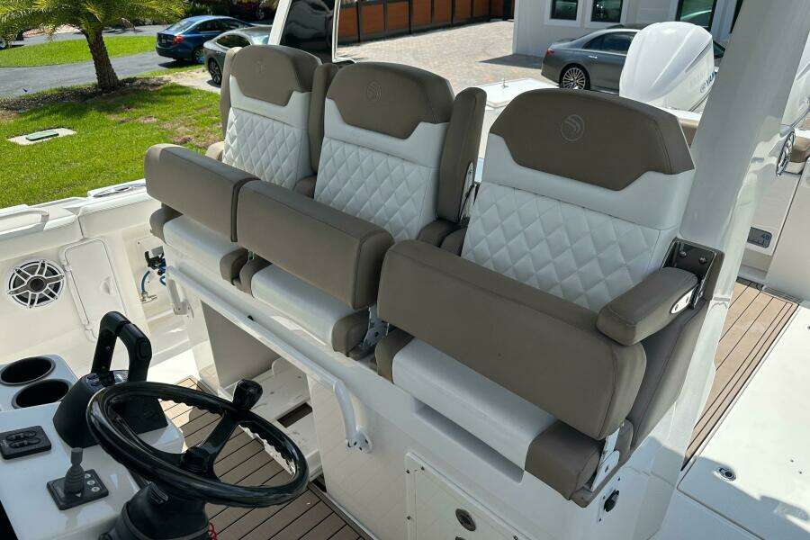 37ft Edgewater Yacht For Sale