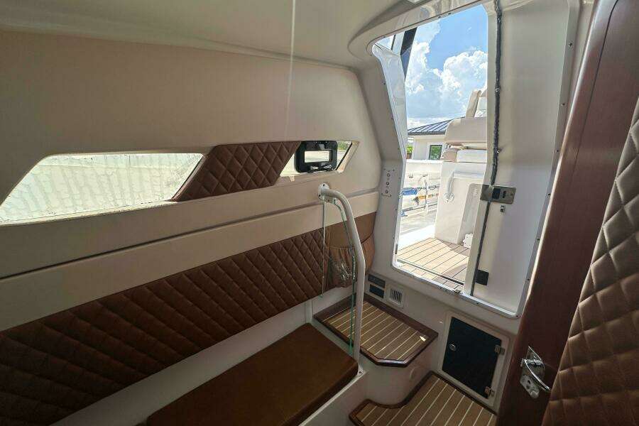 37ft Edgewater Yacht For Sale