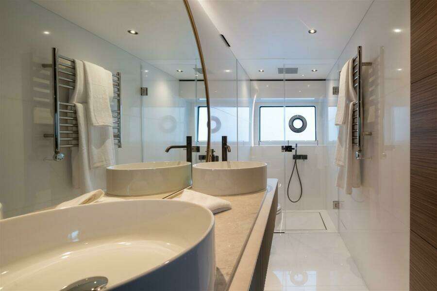 82ft Sunseeker Yacht For Sale