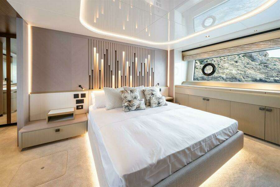 82ft Sunseeker Yacht For Sale