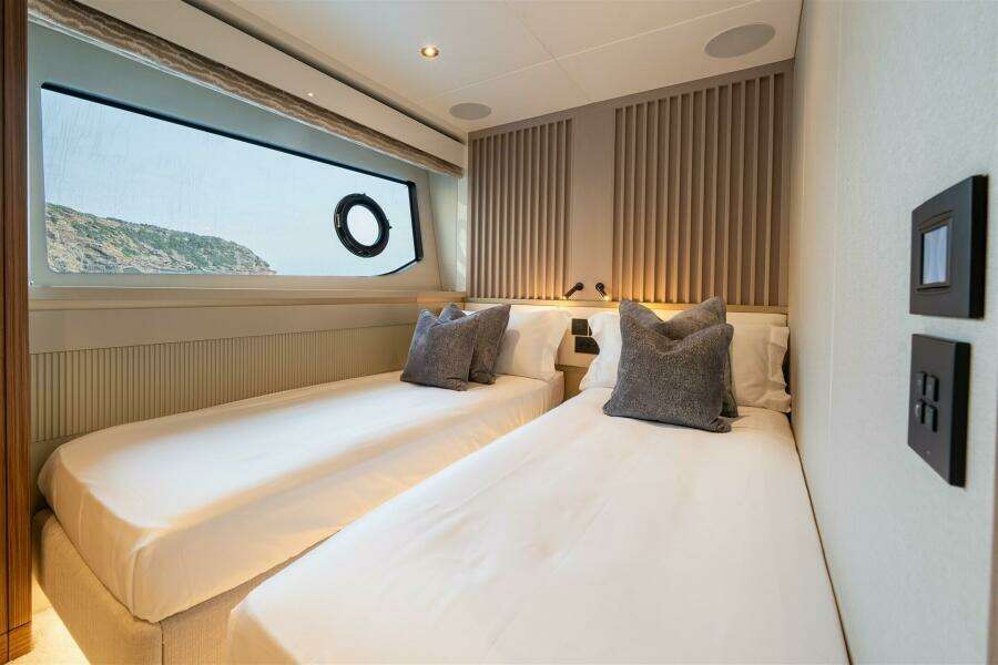 82ft Sunseeker Yacht For Sale